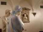 A Museo dell'Opera del Duomo mozdulatlan márványszobrai.